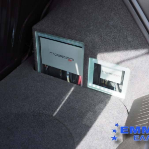 希腊EMMA 2016决赛中的GLADEN汽车音响和舞仕刚柔汽车功放