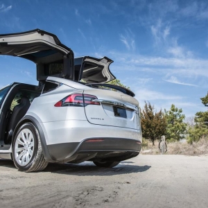 美国2019款特斯拉Model X 第三代发烧级系统采用舞仕刚柔汽车功放 ... ... ... ...